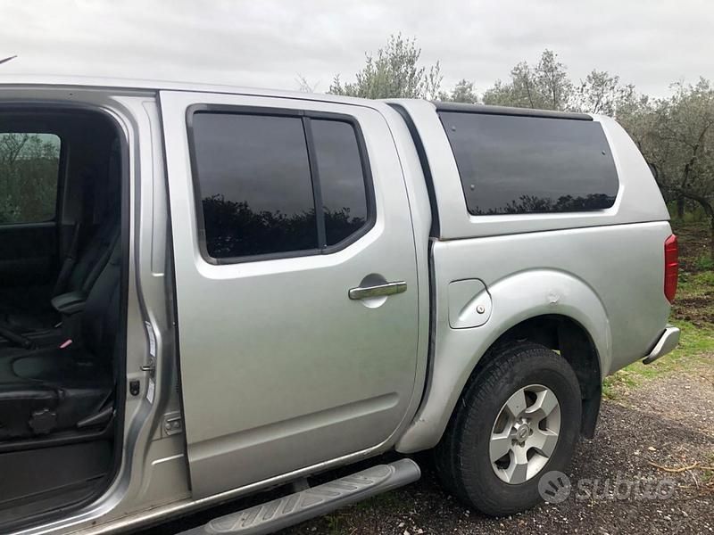Usata Nissan Navara 190 CV (139 kW) 2007 Grigio Pick-up