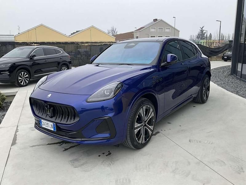 Usata Maserati Grecale Folgore 409 kW (557 CV) 2025 Blu metallizzato SUV