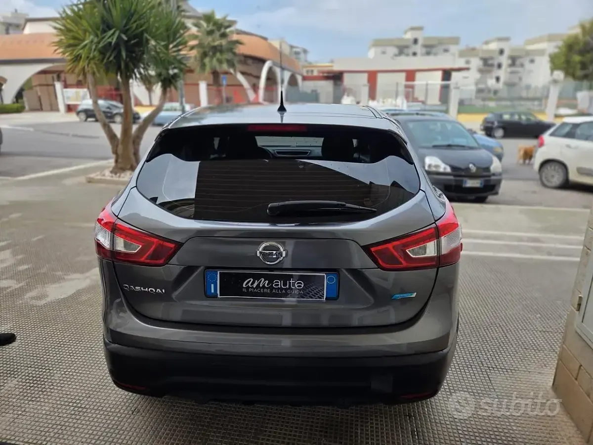 Usata Nissan Qashqai Tekna 110 CV (80 kW) 2016 Grigio SUV