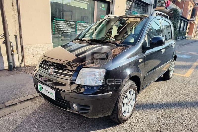 Nero Usata 2010 Fiat Panda Dynamic Tre volumi | 4600 € (Buon prezzo) - Immagine 1/4