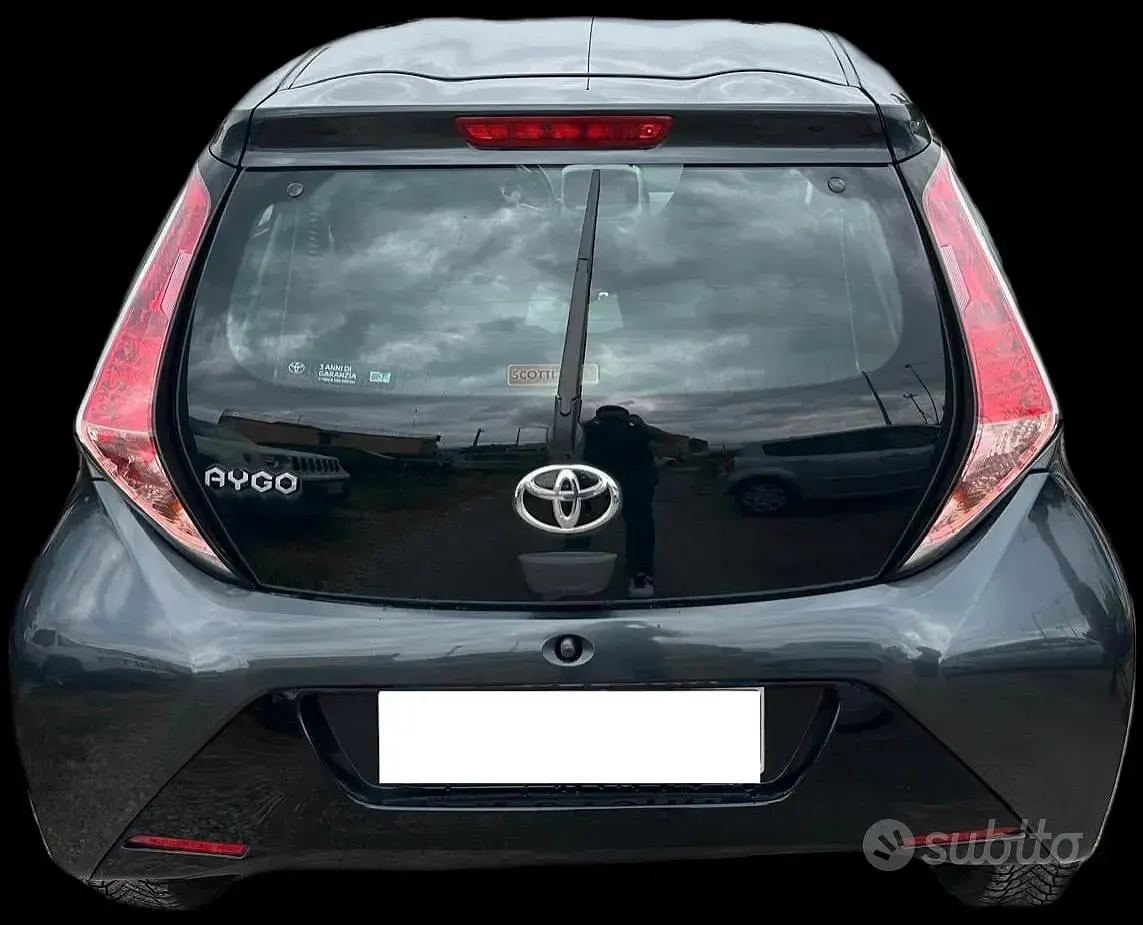 Usata Toyota Aygo Cool 69 CV (50 kW) 2018 Grigio Utilitaria