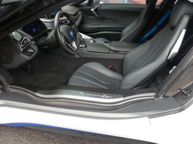 Usata BMW i8 231 CV (169 kW) 2018 Bianco Coupé