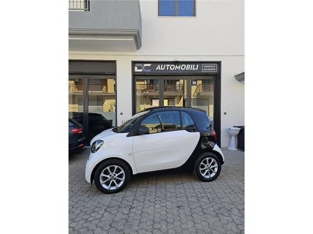 Bianco(met.) Usata 2017 Smart ForTwo Cabrio Prime Cabrio | 12.700 € (Ottimo prezzo) - Immagine 1/4