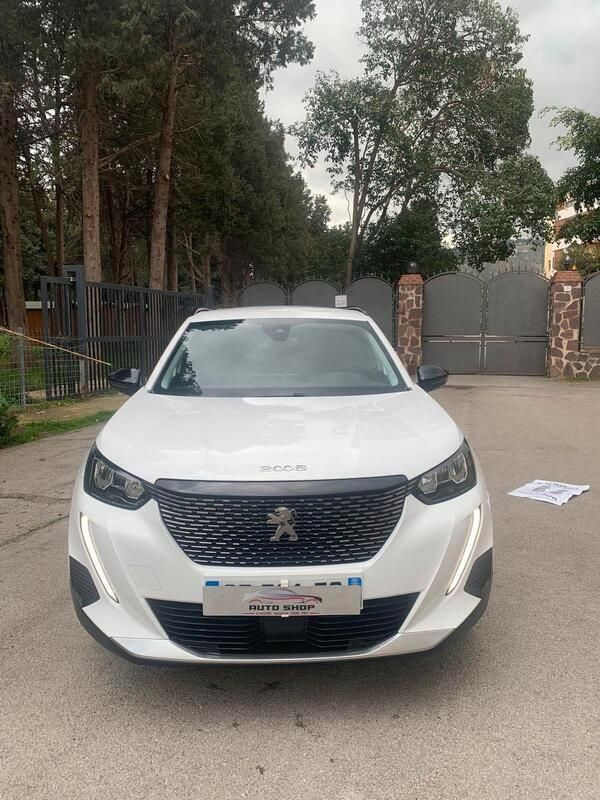 Usata Peugeot 2008 Allure 131 CV (96 kW) 2022 Bianco SUV