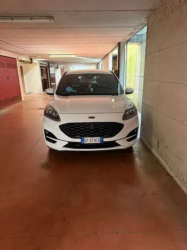Usata Ford Kuga ST-Line X 152 CV (111 kW) 2023 SUV