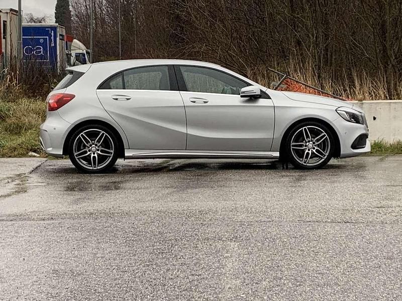 Usata Mercedes A180 Premium 109 CV (80 kW) 2017 Berlina