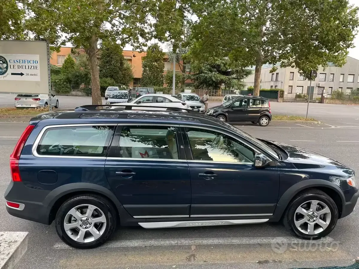 Usata Volvo XC70 Summum 205 CV (150 kW) 2012 Blu Station wagon