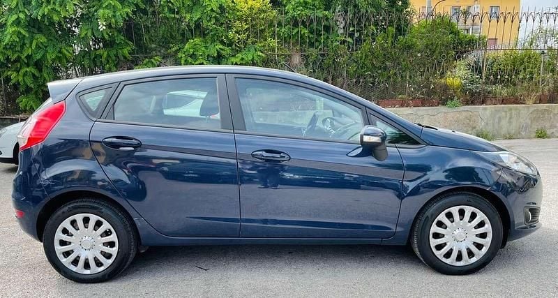 Usata Ford Fiesta Titanium 95 CV (69 kW) 2015 Blu/azzurro Berlina