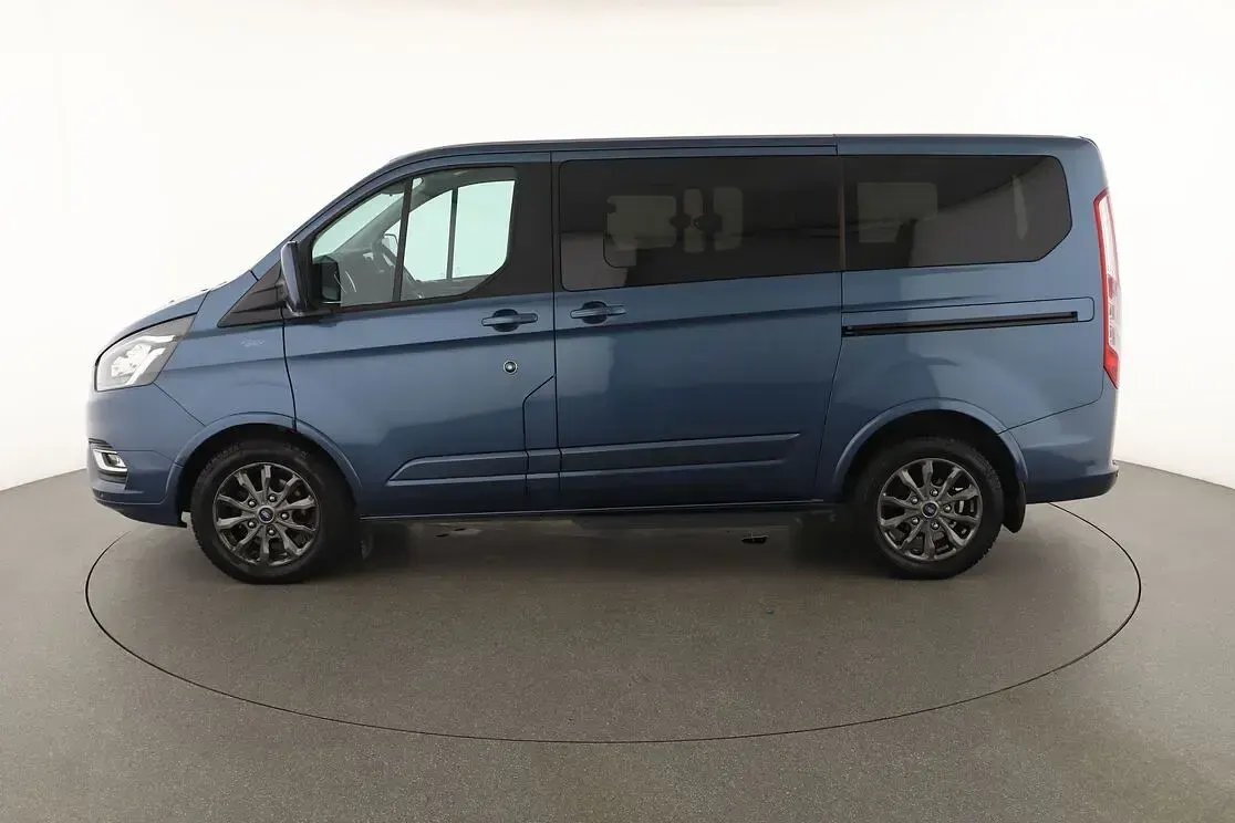 Usata Ford Tourneo Custom Titanium 150 CV (110 kW) 2023 Blu/azzurro Furgone