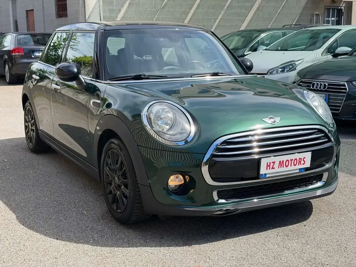 Usata Mini Cooper D Business 116 CV (85 kW) 2017 Verde Utilitaria