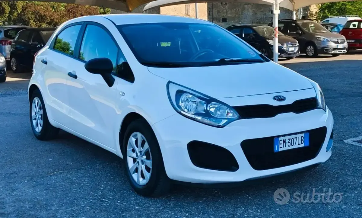 Usata Kia Rio EX 86 CV (63 kW) 2012 Bianco Berlina