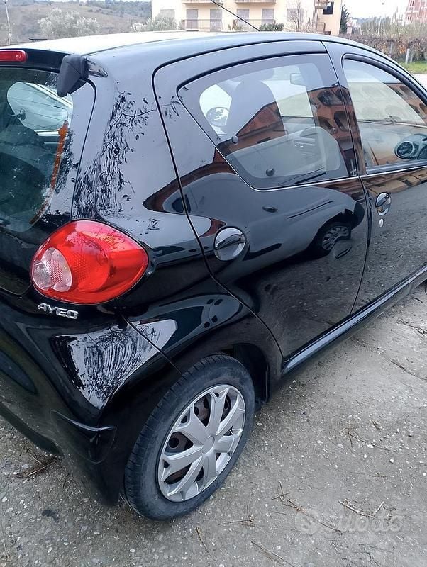 Usata Toyota Aygo 2007 Nero Utilitaria