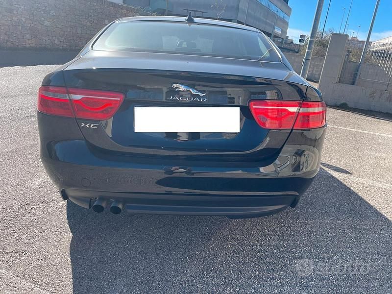 Usata Jaguar XE Prestige 180 CV (132 kW) 2016 Nero Berlina