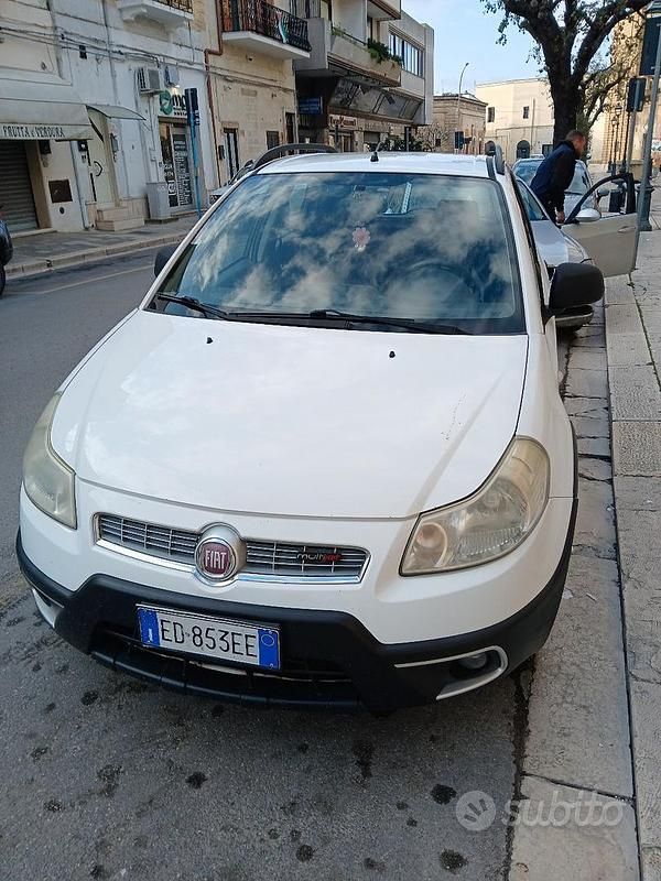 Usata Fiat Sedici 135 CV (99 kW) 2012 Bianco SUV