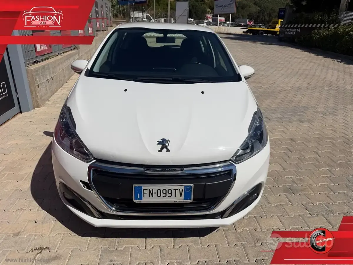 Usata Peugeot 208 Allure 82 CV (60 kW) 2018 Bianco Utilitaria