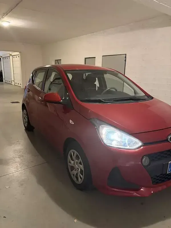 Usata Hyundai i10 Classic 67 CV (49 kW) 2019 Rosso Utilitaria