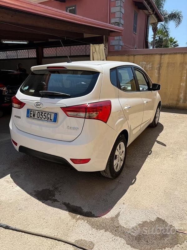 Usata Hyundai ix20 90 CV (66 kW) 2014 Bianco Utilitaria