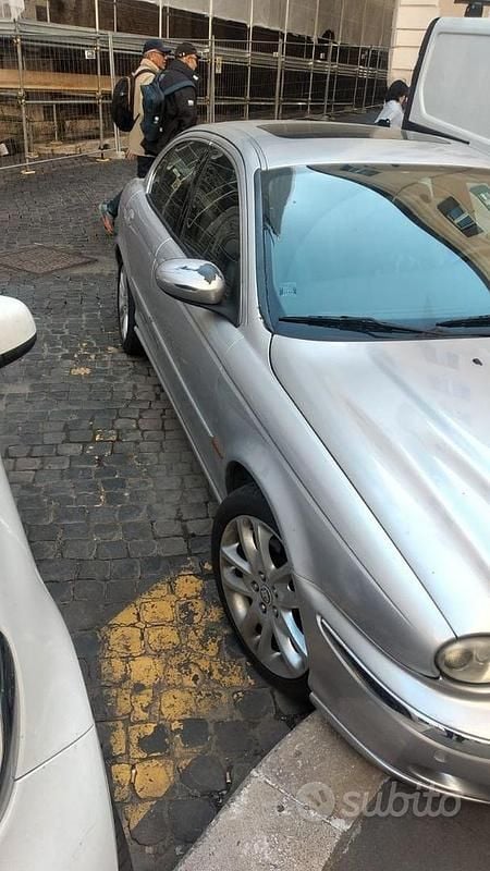 Usata Jaguar X-type 156 CV (114 kW) 2001 Grigio Berlina