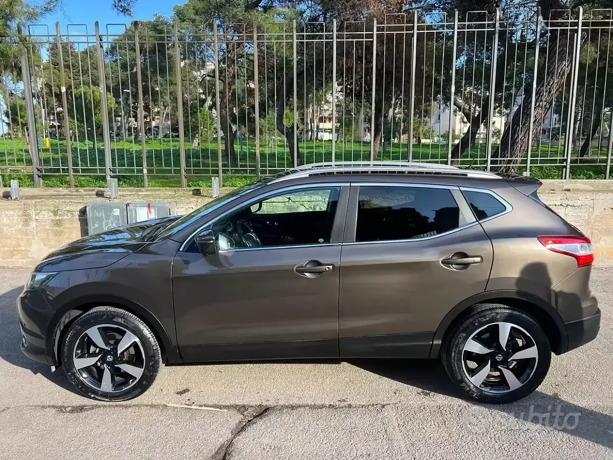 Usata Nissan Qashqai Tekna 110 CV (80 kW) 2017 Marrone SUV