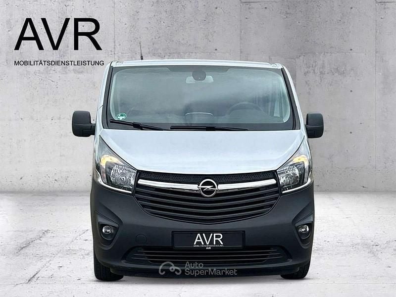 Usata Opel Vivaro 120 CV (88 kW) 2019 Argento Monovolume
