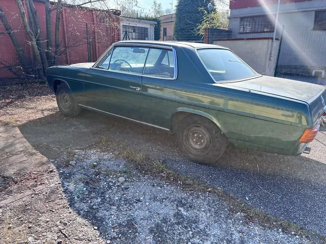 Usata Mercedes W114 150 CV (110 kW) 1970 Verde Coupé