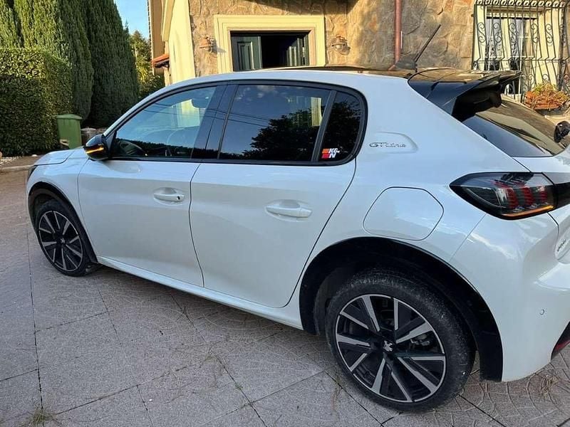 Usata Peugeot 208 GT-line 101 CV (74 kW) 2019 Bianco Utilitaria