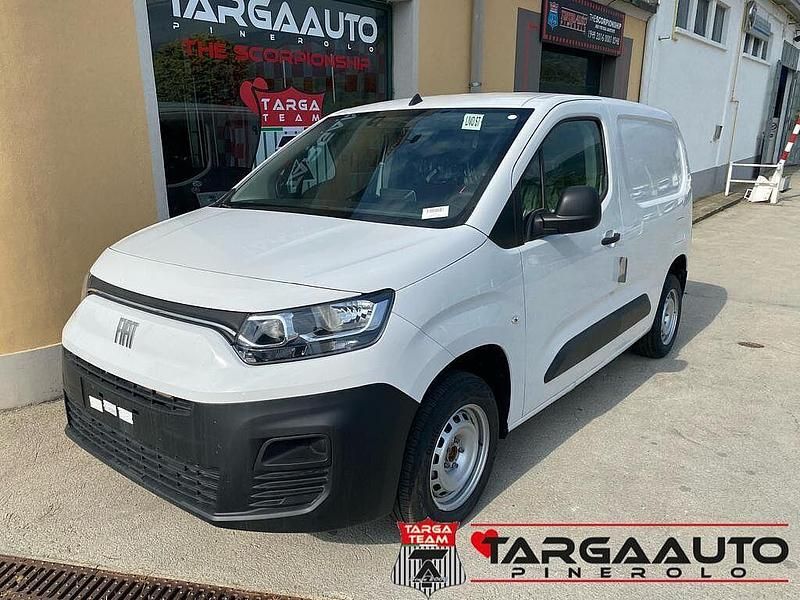 Bianco Nuova 2025 Fiat Doblò Monovolume | 25.900 € - Immagine 1/4