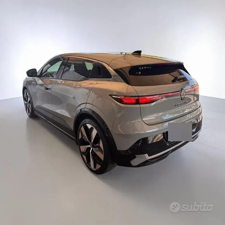 Usata Renault Mégane IV Techno 55 kW (75 CV) 2023 Grigio Berlina