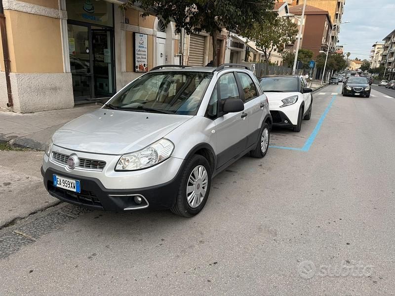 Usata Fiat Sedici 135 CV (99 kW) 2010 Grigio SUV