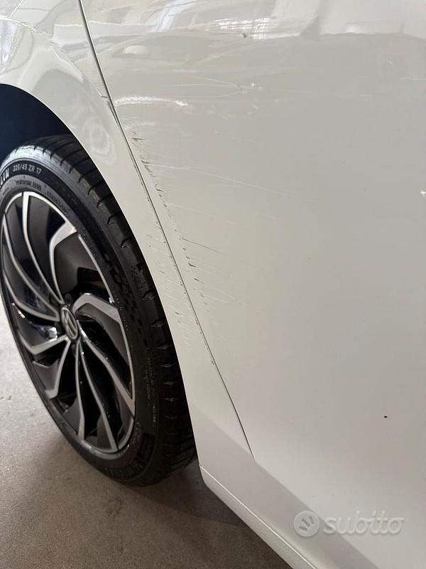 Usata VW Golf VII Style 150 CV (110 kW) 2021 Bianco Utilitaria