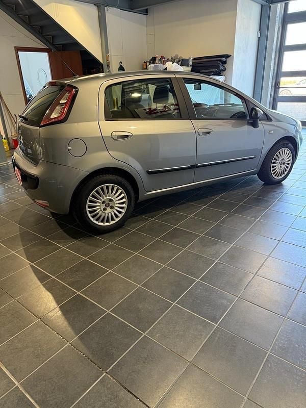 Usata Fiat Punto Evo 75 CV (55 kW) 2011 Grigio Utilitaria