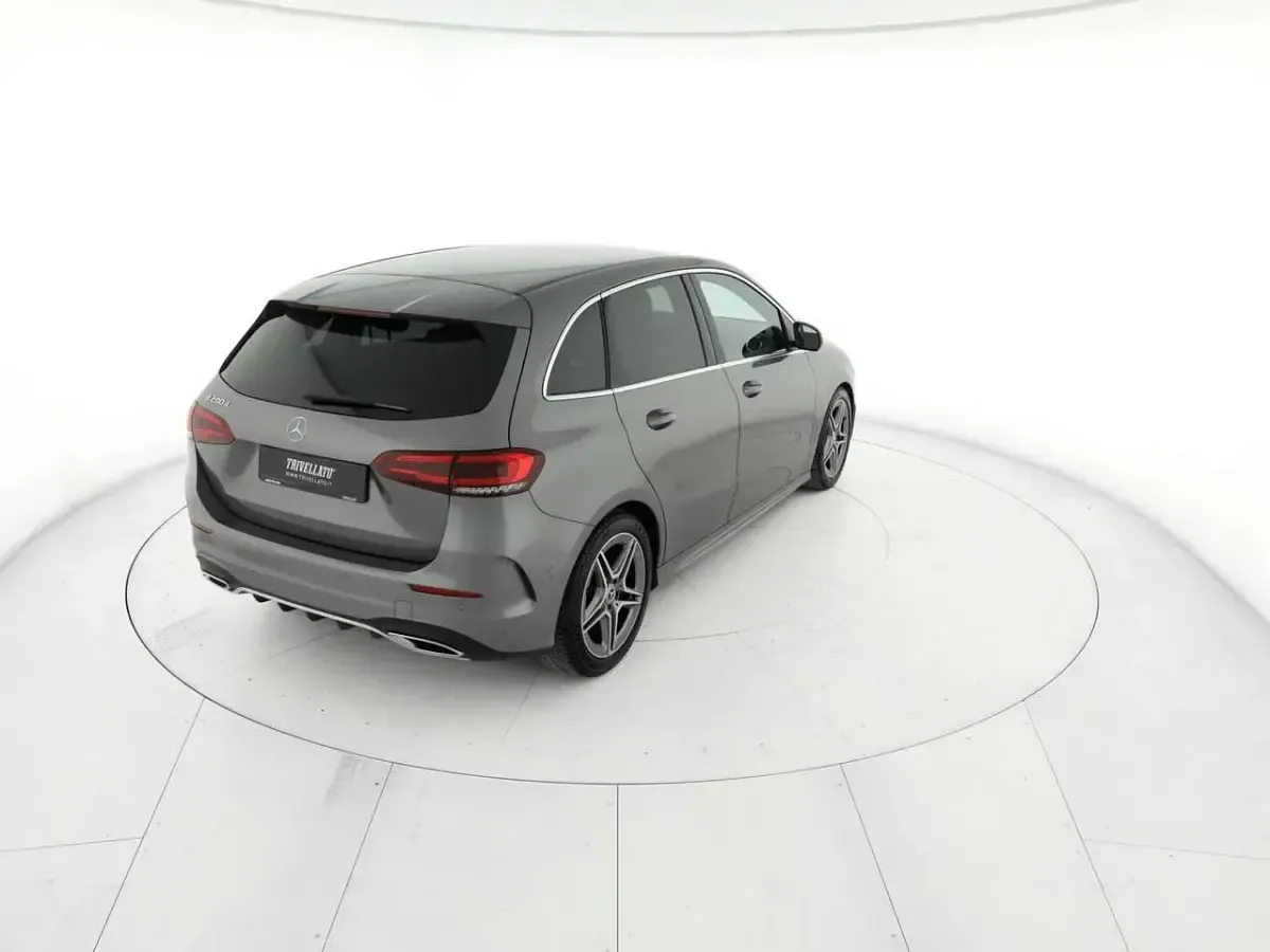 Usata Mercedes B200 Premium 150 CV (110 kW) 2022 Grigio Utilitaria