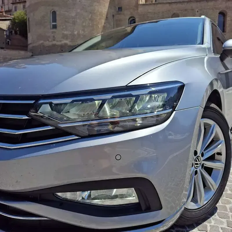 Usata VW Passat Conceptline 122 CV (89 kW) 2022 Grigio Station wagon