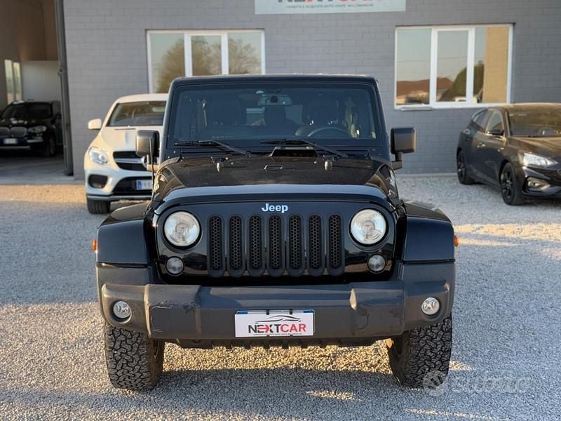 Usata Jeep Wrangler Unlimited Sahara 199 CV (146 kW) 2015 Nero SUV