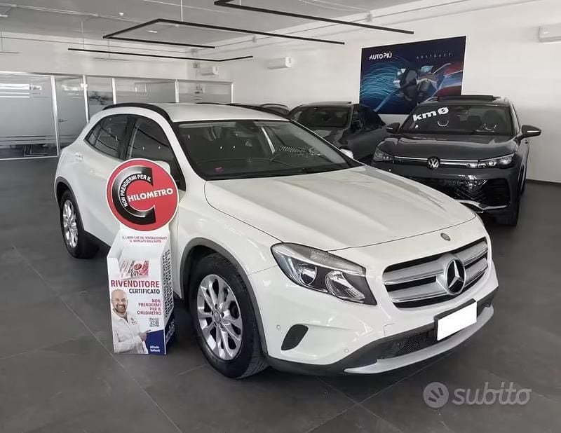 Usata Mercedes GLA180 Executive 110 CV (80 kW) 2016 Bianco SUV