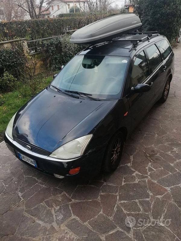 Usata Ford Focus S 101 CV (74 kW) 2000 Nero Station wagon