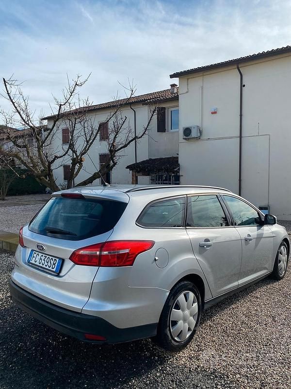 Usata Ford Focus 120 CV (88 kW) 2016 Grigio Station wagon
