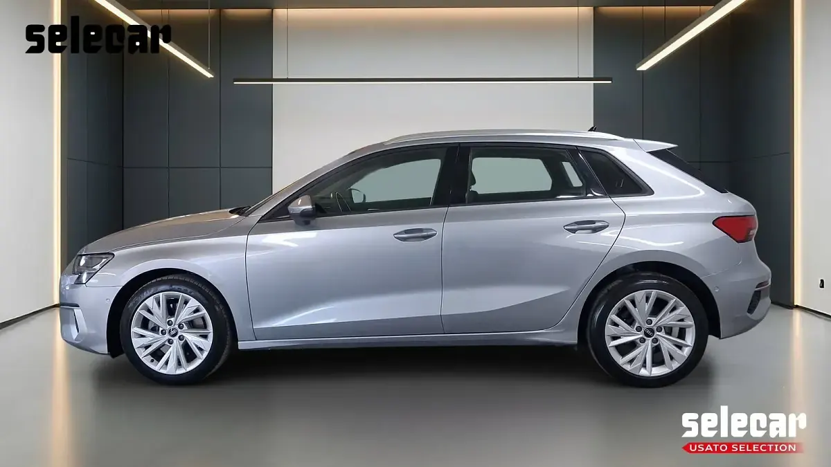 Usata Audi A3 Advanced 116 CV (85 kW) 2021 Nero5v grigio mangano metalliz Berlina