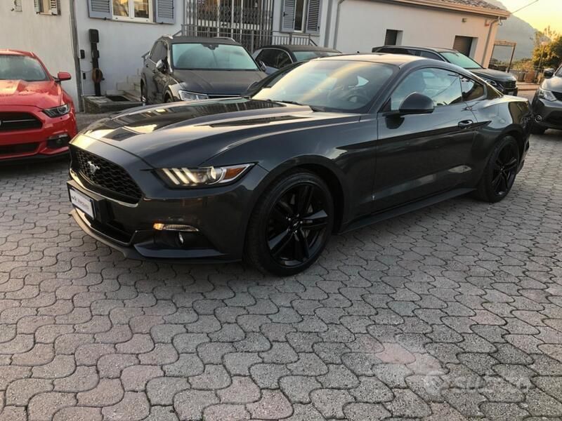 Usata Ford Mustang Fastback 317 CV (233 kW) 2016 Grigio Coupé