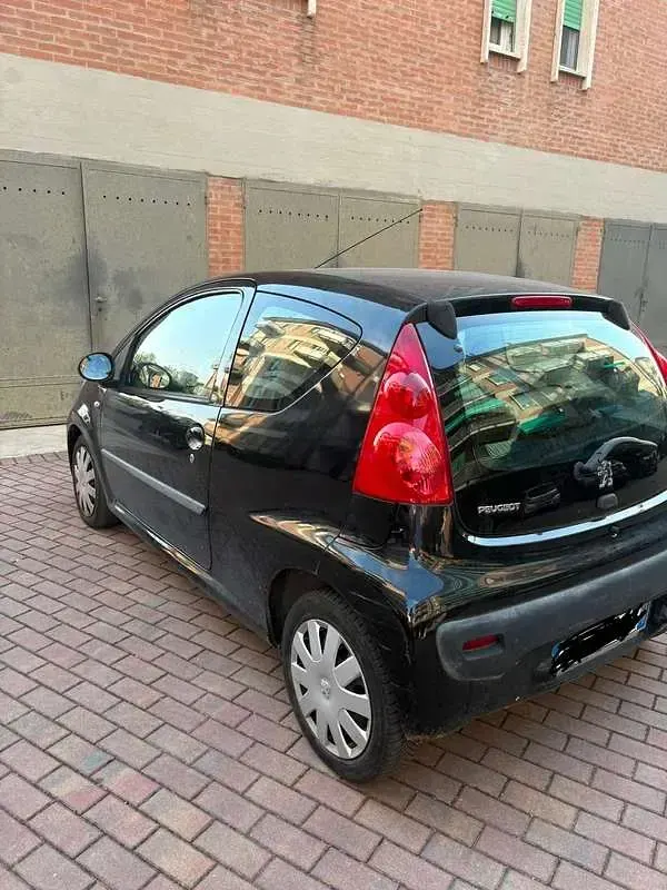 Usata Peugeot 107 Urban Move 68 CV (50 kW) 2008 Nero Utilitaria