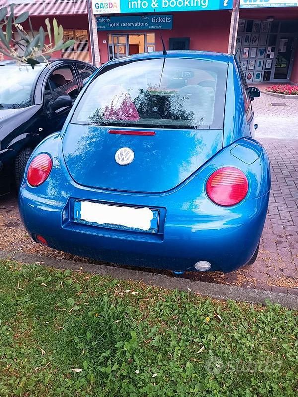 Usata VW New Beetle 116 CV (85 kW) 1998 Blu Utilitaria
