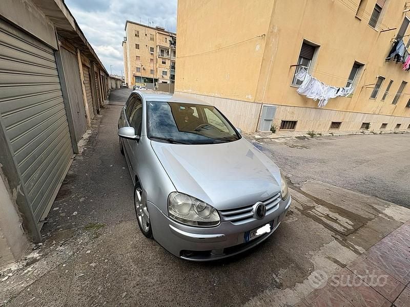 Usata VW Golf IV 105 CV (77 kW) 2005 Grigio Berlina