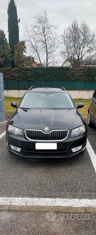 Usata Skoda Octavia Executive 2016 Nero Utilitaria