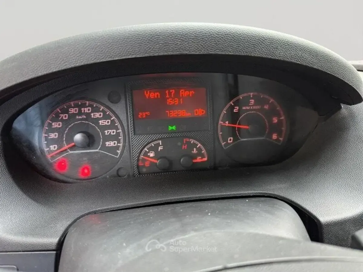Usado Citroën Jumper 110 CV (80 kW) 2016 Azul Monovolumen