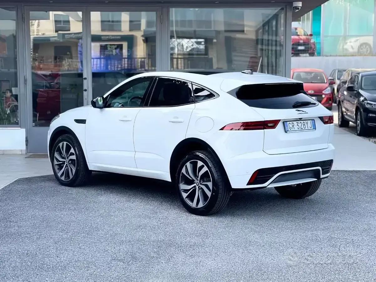 Usata Jaguar E-Pace R-Dynamic 200 CV (147 kW) 2023 Bianco SUV