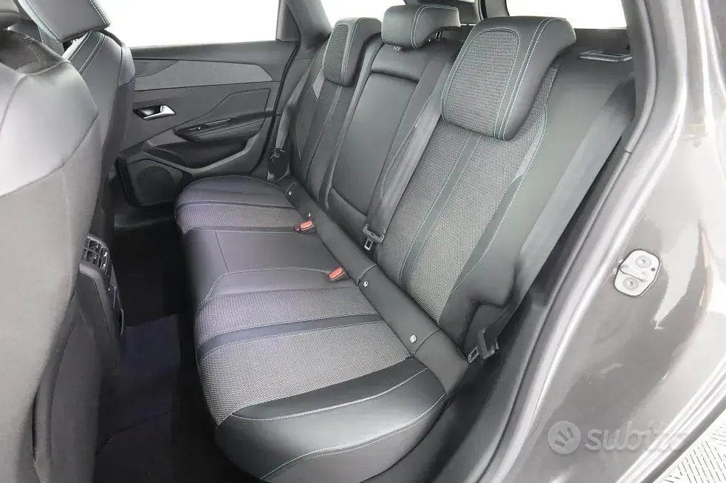 Usata Peugeot 308 Allure 131 CV (96 kW) 2023 Grigio platinium Station wagon