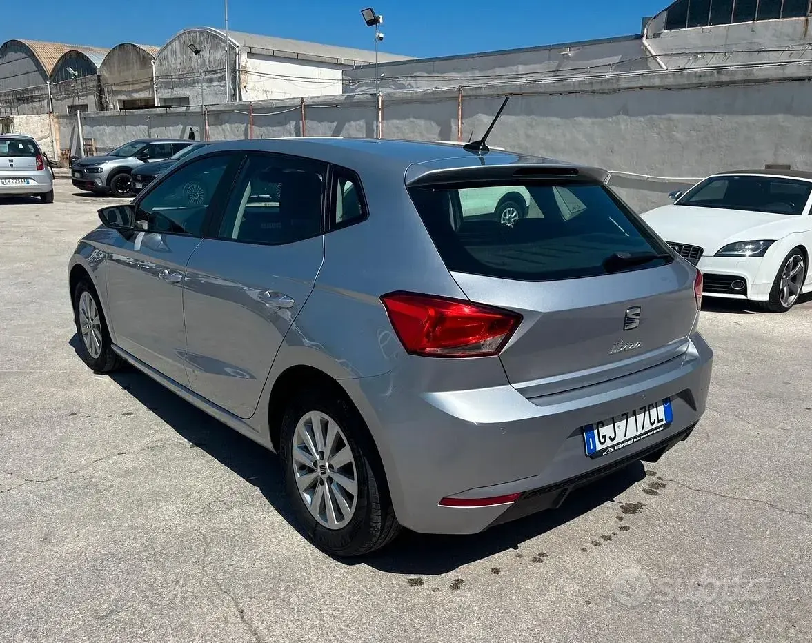 Usata Seat Ibiza Style 95 CV (69 kW) 2022 Grigio Utilitaria