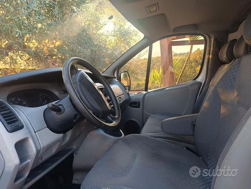 Usata Renault Trafic 145 CV (106 kW) 2007 Monovolume
