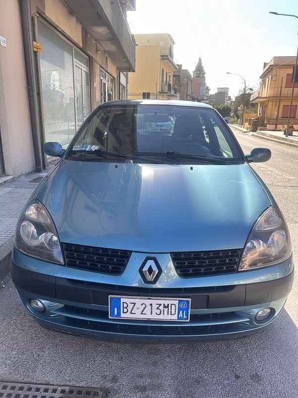 Usata Renault Clio II 82 CV (60 kW) 2002 Verde Berlina