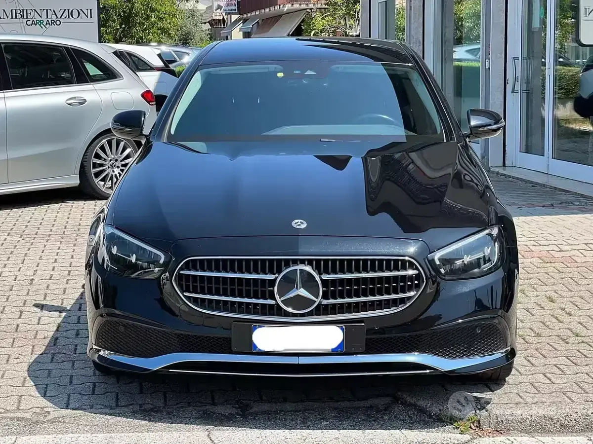 Usata Mercedes E220 Business 194 CV (142 kW) 2021 Nero Berlina